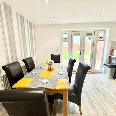 Folkestone Central Family Home: 3BR with Parking Exterior photo