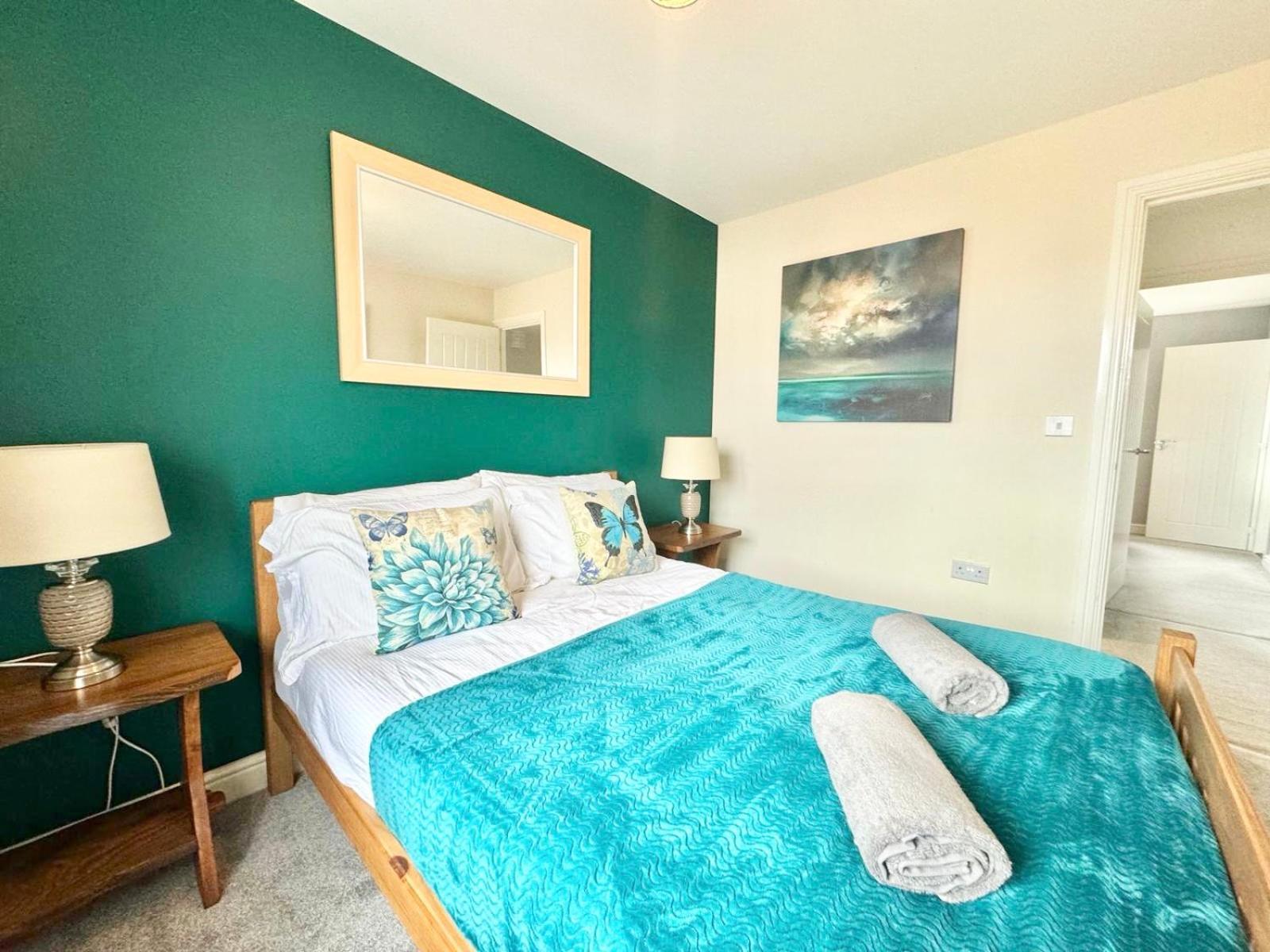 Folkestone Central Family Home: 3BR with Parking Exterior photo